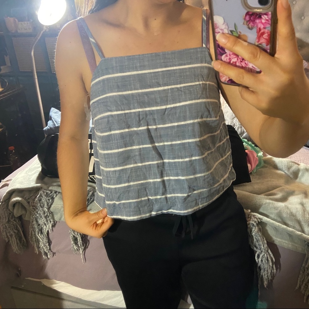 💙💙Gorgeous NWT Crop Top 💙💙